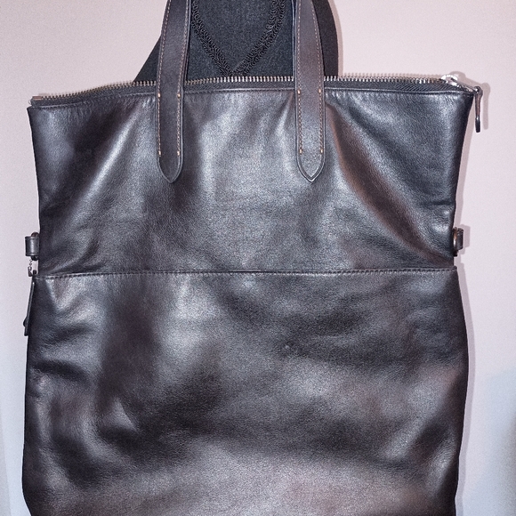 Coach Graham Tote - Picture 3 of 15